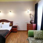 Люкс (Трехместный двухкомнатный (ГД 4,15)), Отель Хуторок