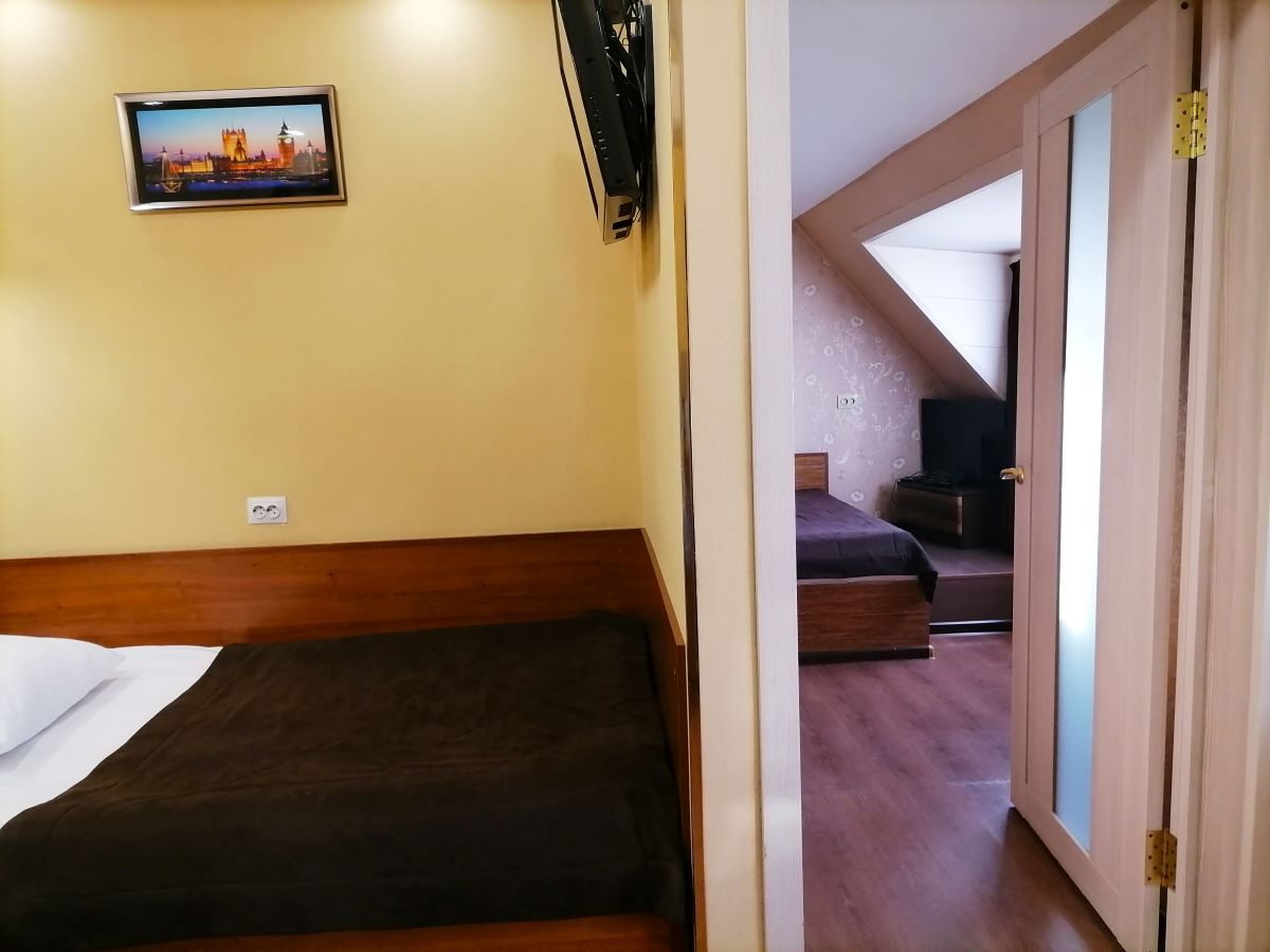 Люкс (Номер 3-х местный 2-х комнатный (Х 3)), Отель Хуторок