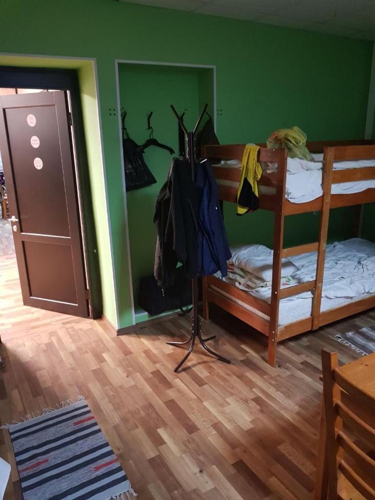Номер (Спальное место на двухъярусной кровати в общем номере для мужчин) хостела 888, Новосибирск