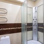 В номере душевая кабина