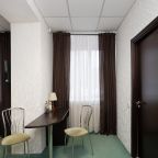 В номере двухспальная кровать,телевизор,кондиционер