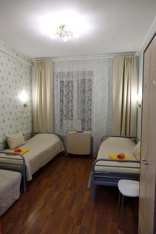 Двухместный (Двухместный номер с 2 отдельными кроватями и  ванной комнатой на 2 номера № 1) мини-отеля Бон-Аппарт на Малой Морской, Санкт-Петербург