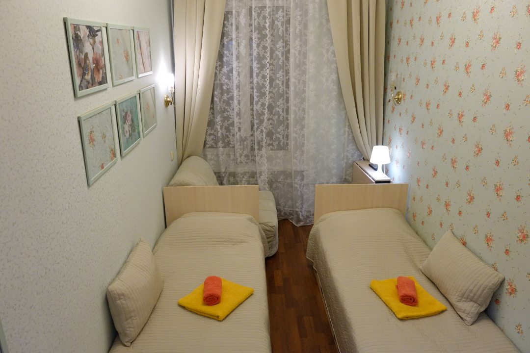Двухместный (С 2 отдельными кроватями и  ванной комнатой на 2 номера № 2) мини-отеля Бон-Аппарт на Малой Морской, Санкт-Петербург