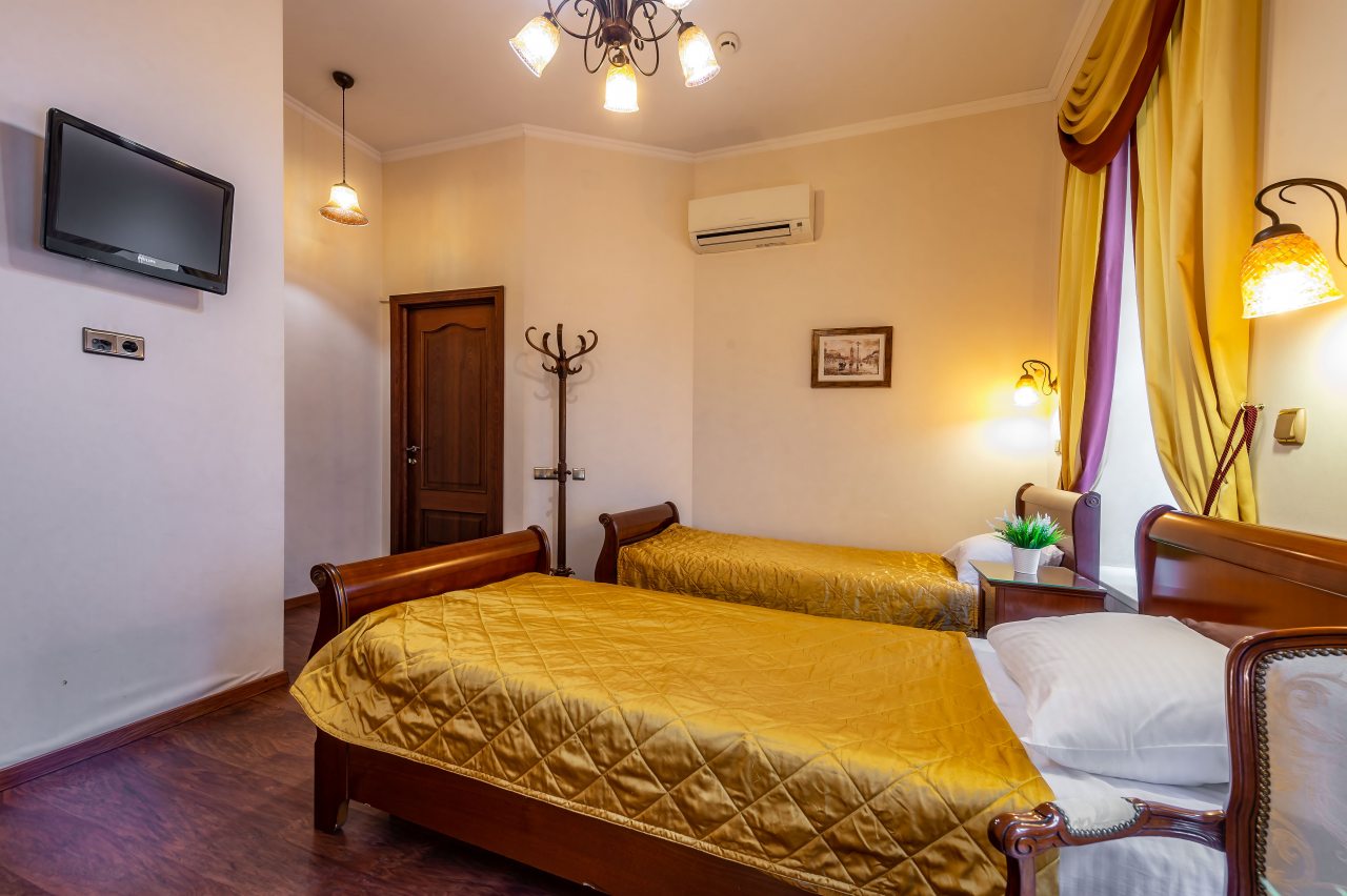 Номер (Улучшенный с 2 кроватями), Отель Времена Года