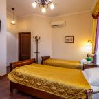 Номер (Улучшенный с 2 кроватями), Отель Времена Года