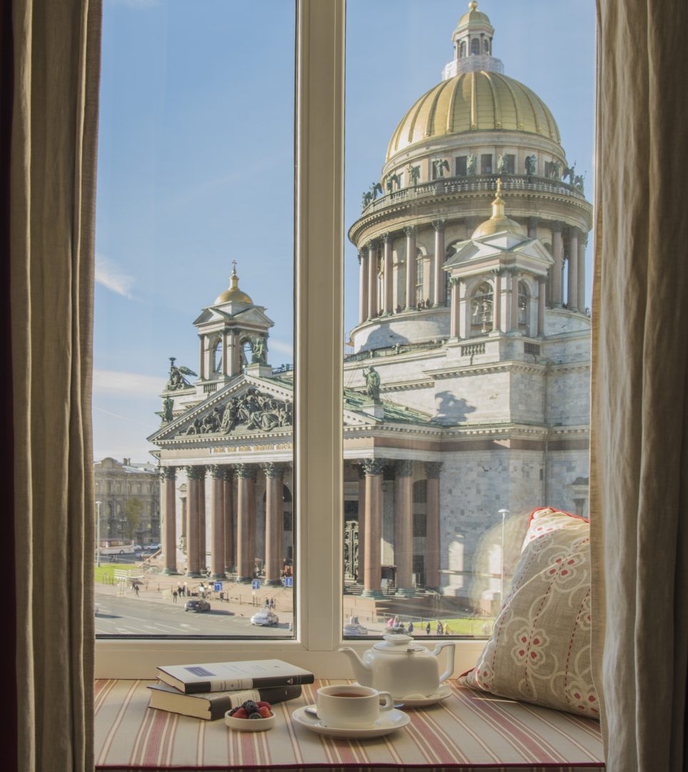 Двухместный (Улучшенный номер с видом на собор) отеля Англетер, Санкт-Петербург