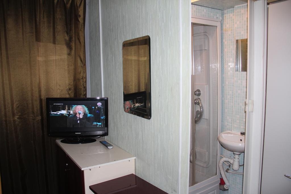 Семейный (Семейный номер с ванной комнатой (для 4 взрослых)) отеля Черчилль, Санкт-Петербург