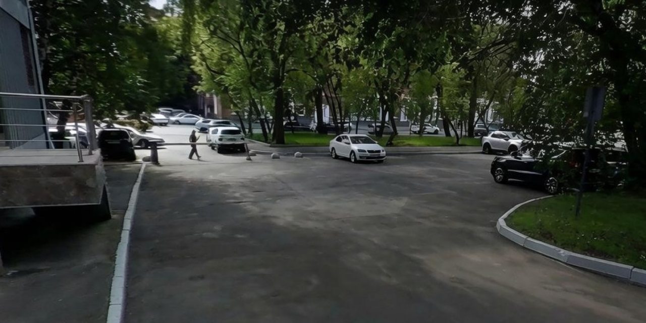 Бесплатная парковка для гостей. Размещение по факту заезда.
