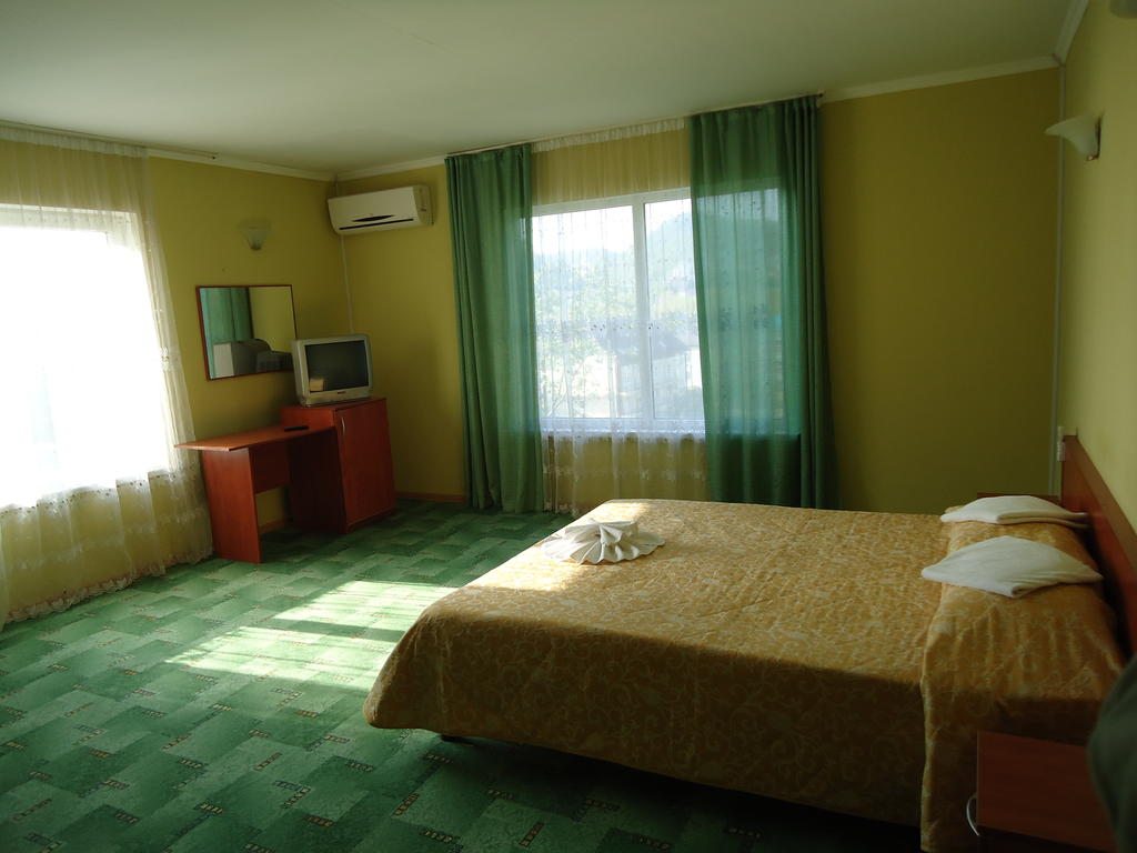 Двухместный (Стандартный двухместный номер с 1 кроватью или 2 отдельными кроватями) отеля Daiv, Ольгинка