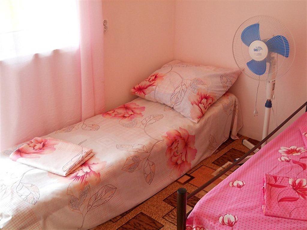 Двухместный (Двухместный номер с 1 кроватью и собственной ванной комнатой) гостевого дома Катюша, Якорная Щель