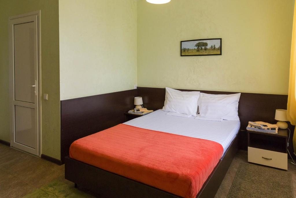 Двухместный (Стандартный двухместный номер с 1 кроватью или 2 отдельными кроватями) гостиницы Идилия, Джубга