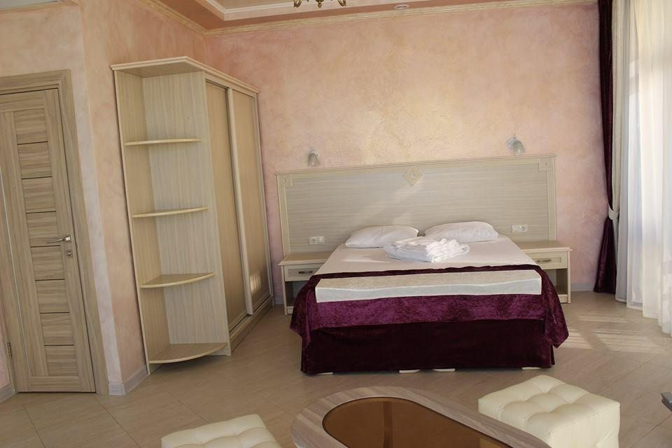 Двухместный (Двухместный номер Делюкс с 1 кроватью + дополнительная кровать) гостевого дома Слава, Джубга