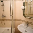 Двухместный (Стандарт с балконом (без доп. места) Главный корпус), Отель Маритель