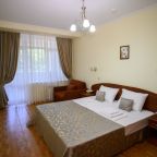 Двухместный (Стандарт с балконом с доп. местом Главный корпус), Отель Маритель