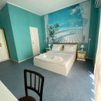 Двухместный (Комфорт ПЛЮС с балконом), Гостевой дом Волна