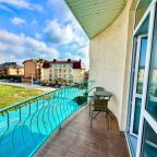 Двухместный (Комфорт ПЛЮС с балконом), Гостевой дом Волна