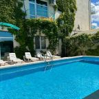 Бассейн с подогревом, Гостевой дом Волна