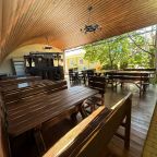 Бар у бассейна, Гостевой дом Волна