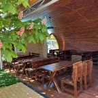 Бар у бассейна, Гостевой дом Волна