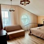 Номер находится на мансардном 5 этаже