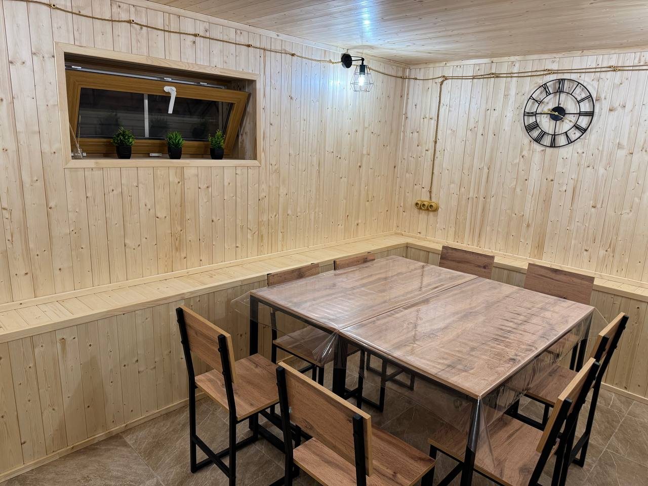 Комната отдыха в сауне.