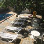 Отдых под фруктовыми деревьями. Все в Вашем расположении.