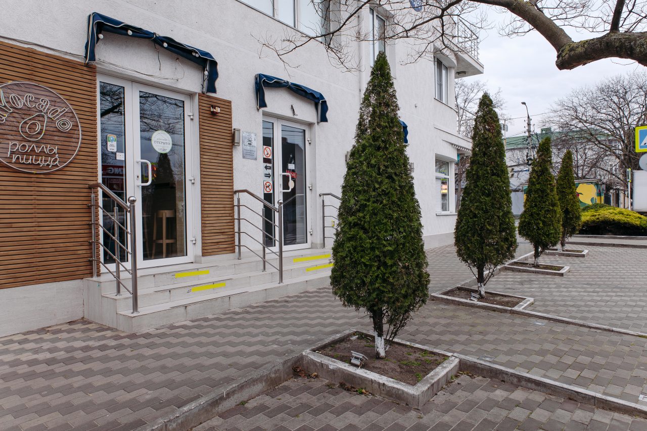Наземная парковка, Отель Каравелла