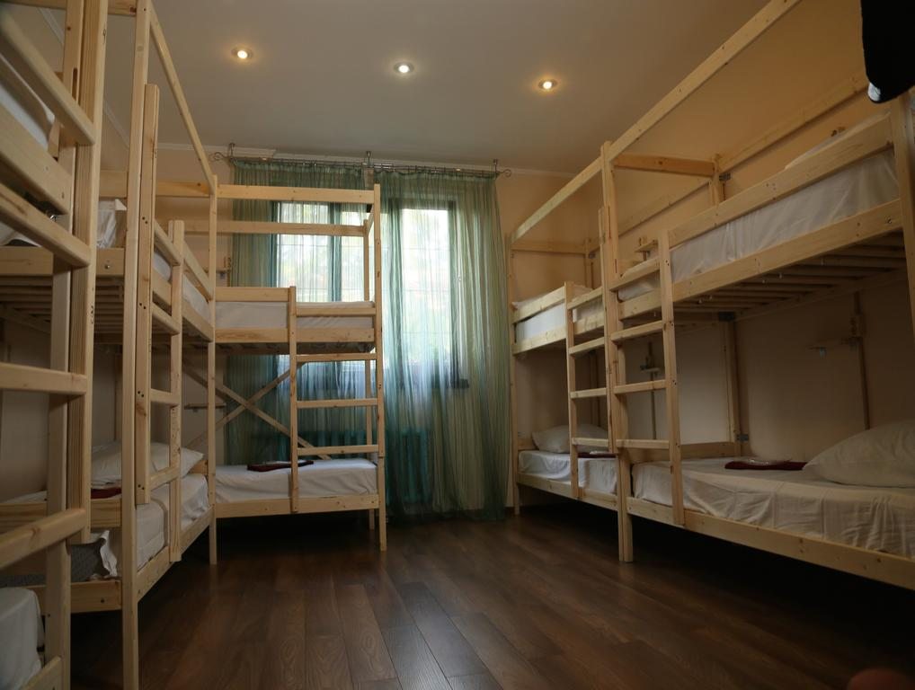 Номер (Спальное место на двухъярусной кровати в общем номере для мужчин и женщин) хостела АДЛЕРСОН