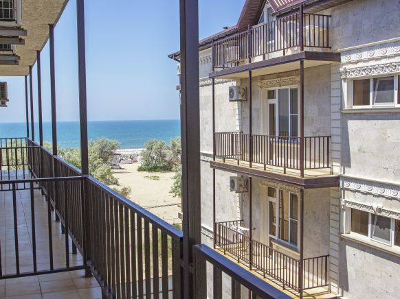 Отель Luxury House