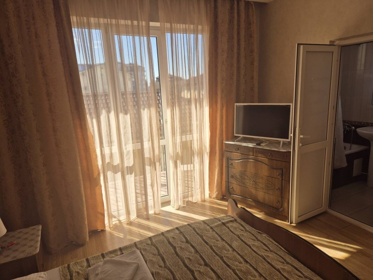 Трехместный (Стандартный номер с балконом), Гостевой дом Алиса