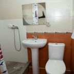 Трехместный (Номер "СТАНДАРТ" с двуспальной кроватью и балконом), Гостевой дом Алиса