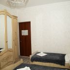 Трехместный (Номер "СТАНДАРТ" с двуспальной кроватью и балконом), Гостевой дом Алиса