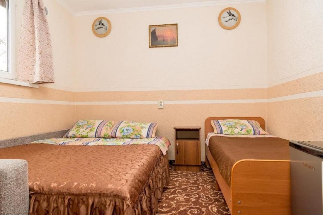 Трехместный (Трехместный номер эконом-класса с общей ванной комнатой) гостевого дома Ника на Новороссийской, Анапа
