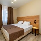 Четырехместный (Стандартный номер с балконом), Отель Татьяна