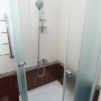 Четырехместный (Четырехместный с одной двуспальной и односпальной кроватями ,  с балконом), Гостевой дом Золотая подкова