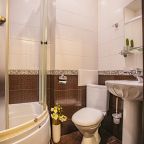 Четырехместный (Четырехместный с одной двуспальной и односпальной кроватями ,  с балконом), Гостевой дом Золотая подкова