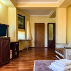 Двухместный (Стандартный двухместный номер с 2 - х спальная кровать, + дополнительное кресло кровать.), Гостиница Сибирь