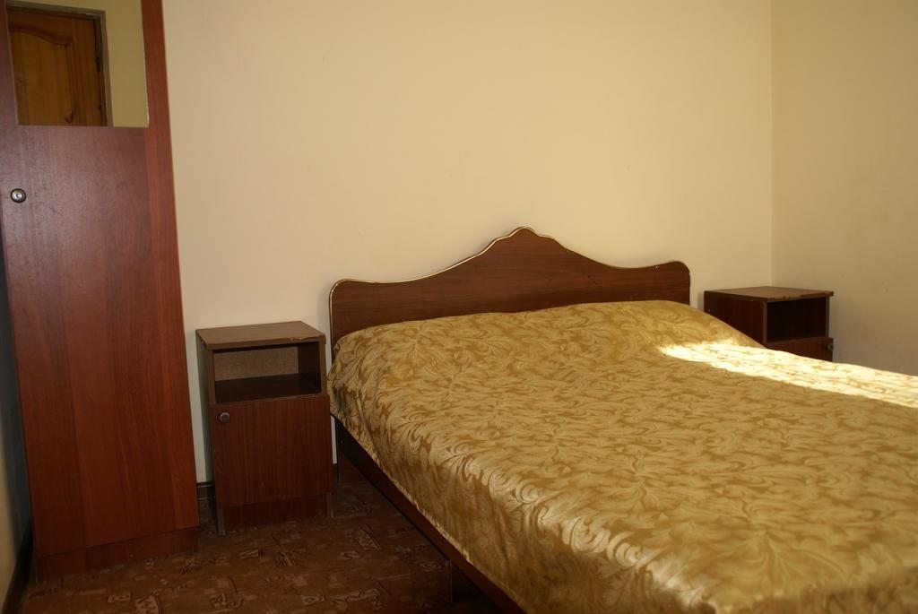 Двухместный (Стандартный двухместный номер с 1 кроватью или 2 отдельными кроватями) гостевого дома Кристина-2 в Витязево