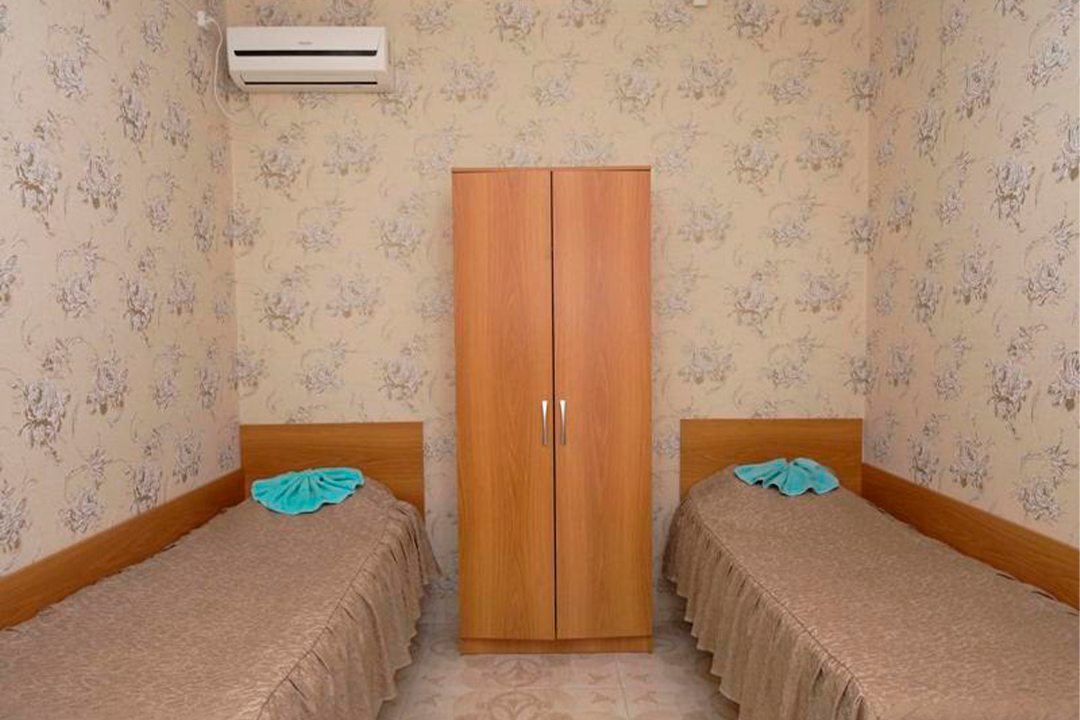 Двухместный (Двухместный стандарт+ 2 доп. места) гостевого дома Лиза, Витязево