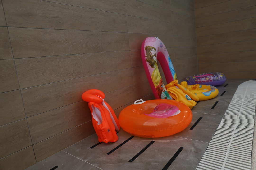 Игрушки для бассейна, Спа-отель Браво