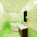 Ванная комната в номере отеля Лайм, Хабаровск