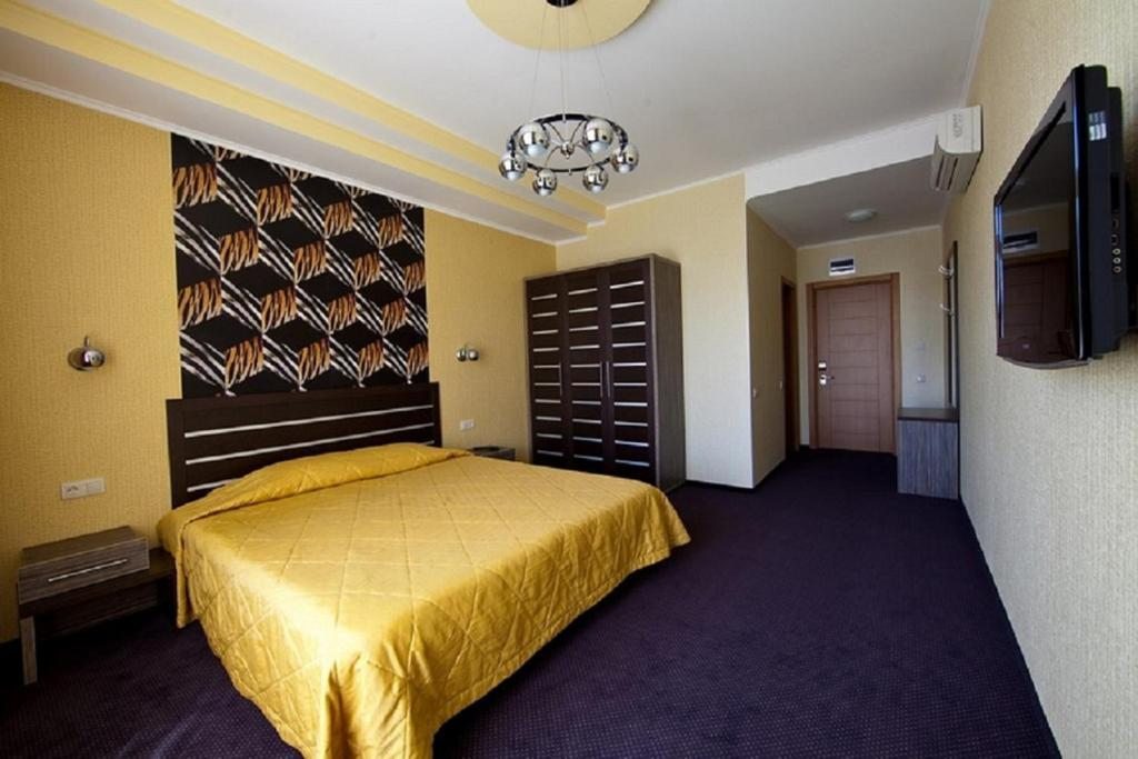 Двухместный (Двухместный номер Улучшенный с 1 кроватью или 2) отеля Золотые Дюны, Витязево