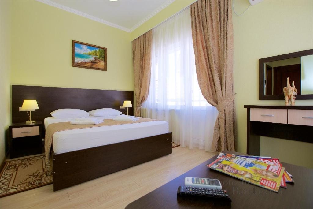 Двухместный (Стандартный двухместный номер с 1 кроватью и балконом) отеля Корфу, Витязево