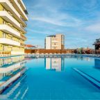 Бассейн с подогревом, Отель Relax All Inclusive