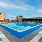 Бассейн с подогревом, Отель Relax All Inclusive