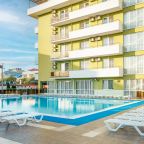 Бассейн с подогревом, Отель Relax All Inclusive