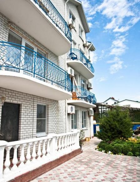 Гостиница Синяя Крыша, Благовещенская