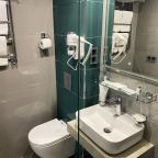 Полулюкс (С двуспальной кроватью без балкона в корпусе Магнолия 2), Отель Магнолия