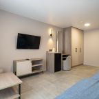 Люкс (Двухкомнатный без балкона в корпусе Магнолия 2), Отель Магнолия
