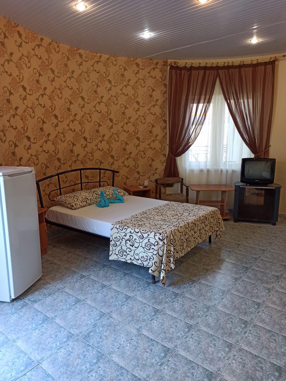 Пятиместный (Семейный 5-ти местный номер стандарт) гостевого дома Белые Скалы, Лазаревское